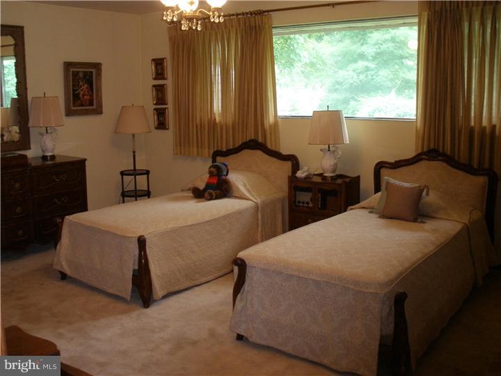 660 Stetson Road Elkins Park, PA 19027 - Photo 20 of 25 Master Bedroom