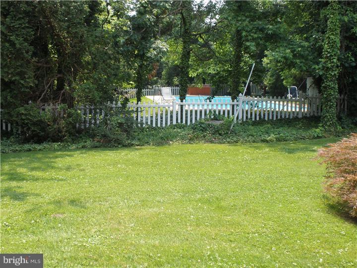 660 Stetson Road Elkins Park, PA 19027 - Photo 23 of 25 View in Back