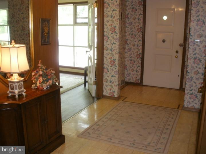 660 Stetson Road Elkins Park, PA 19027 - Photo 4 of 25 Foyer