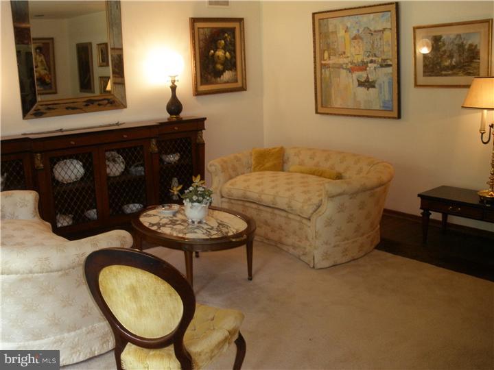 660 Stetson Road Elkins Park, PA 19027 - Photo 7 of 25 Living Room