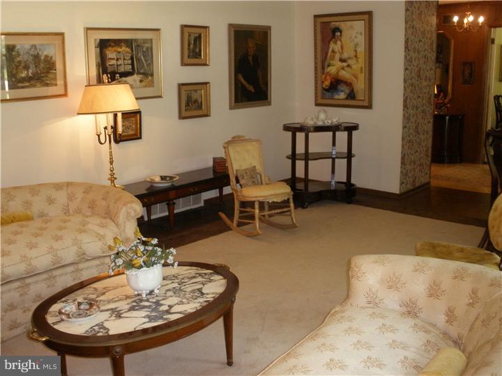 660 Stetson Road Elkins Park, PA 19027 - Photo 8 of 25 Living Room