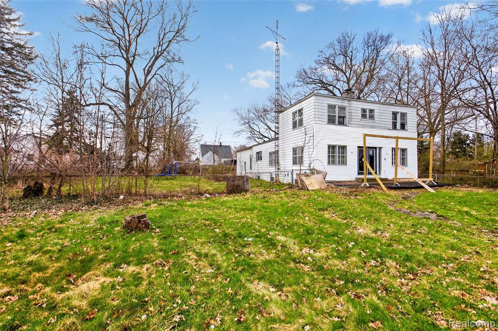454 East Atherton Road Flint, MI 48507 - Photo 2 of 24