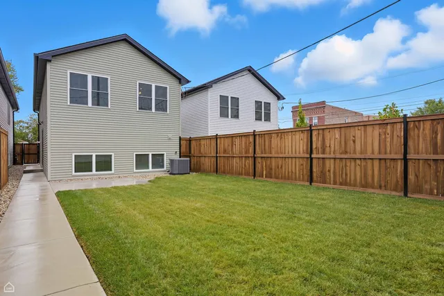 $3,500 | 547 North Springfield Avenue, Chicago, IL 60624