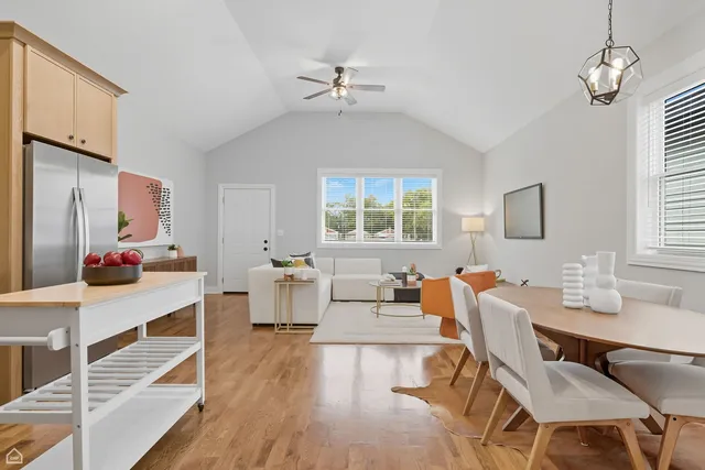 $3,500 | 547 North Springfield Avenue, Chicago, IL 60624