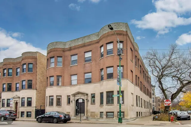 $550,000 | 921 West Addison Street, Unit 3B, Chicago, IL 60613