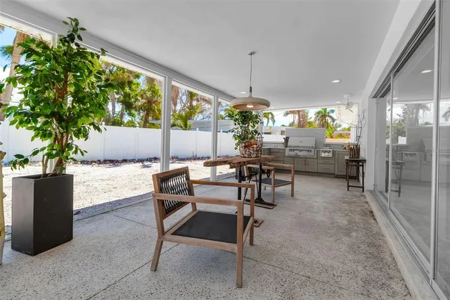 $1,700,000 | 130 North Adams Drive, Sarasota, FL 34236