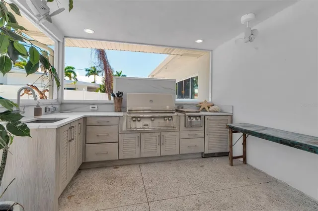 $1,700,000 | 130 North Adams Drive, Sarasota, FL 34236