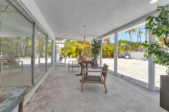 $1,700,000 | 130 North Adams Drive, Sarasota, FL 34236