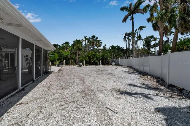 $1,700,000 | 130 North Adams Drive, Sarasota, FL 34236