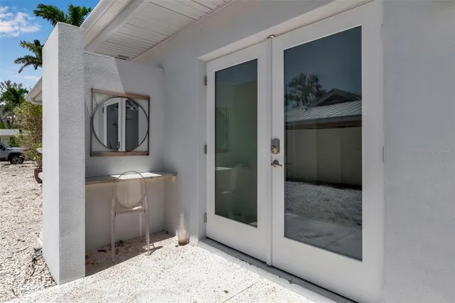 $1,700,000 | 130 North Adams Drive, Sarasota, FL 34236