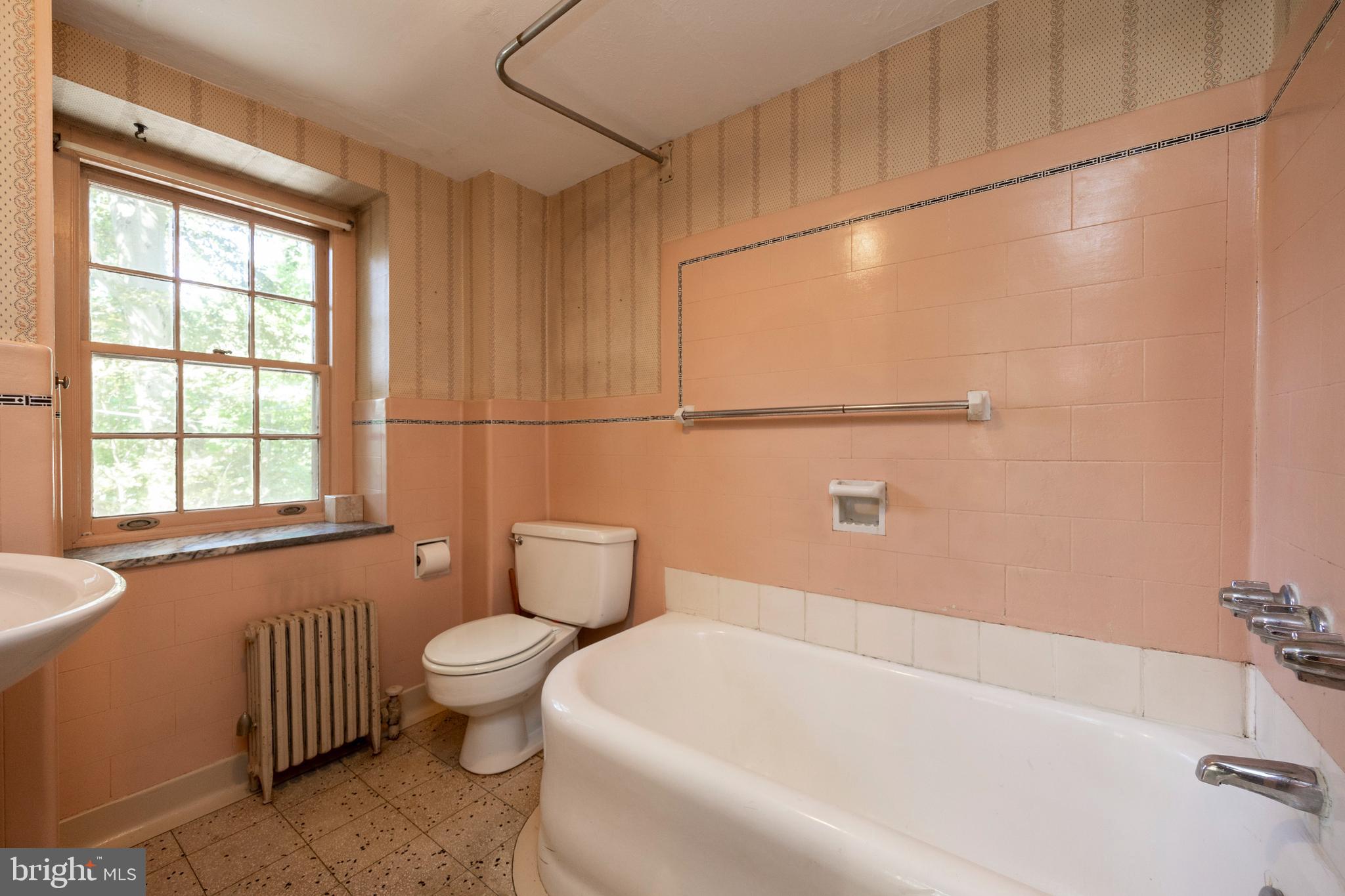 105 7 Stars Road Spring City, PA 19475 - Photo 21 of 32 2nd Floor Full Bath