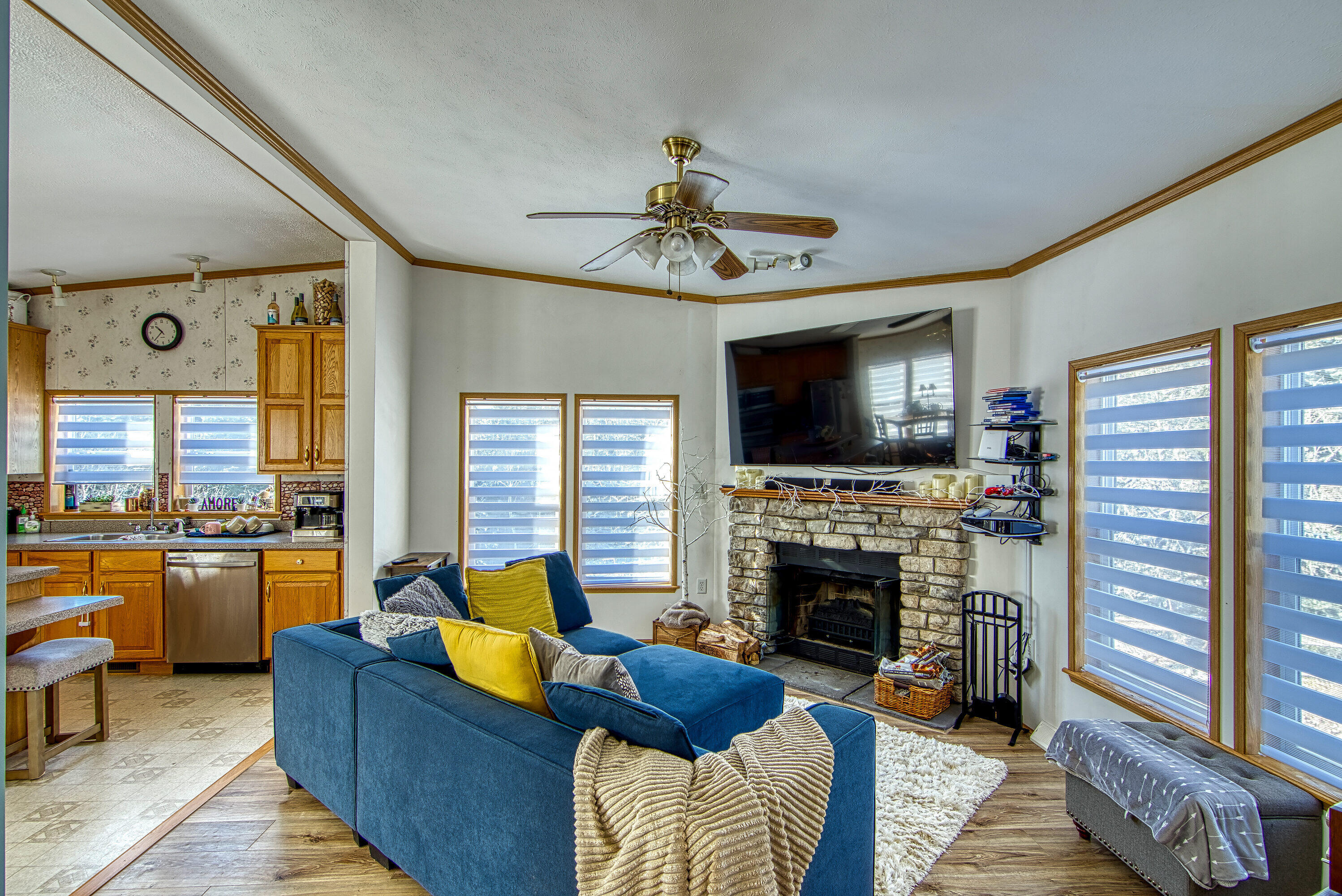 111 Oceanville Road Stonington, ME 04681 - Photo 4 of 29 111 Oceanville Road Stonington-print-003