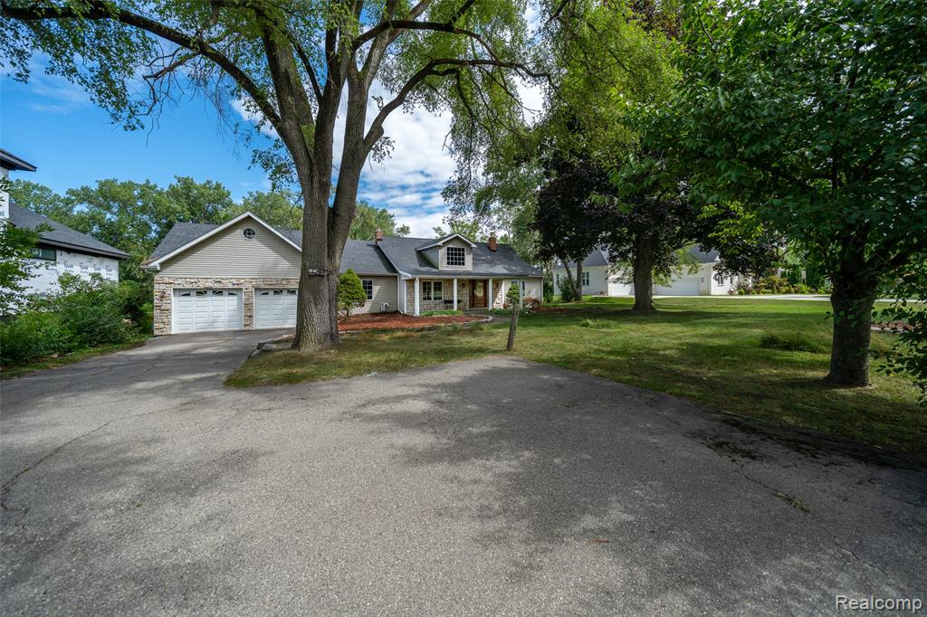 3244 Alpine Road Troy, MI 48084 - Photo 2 of 36