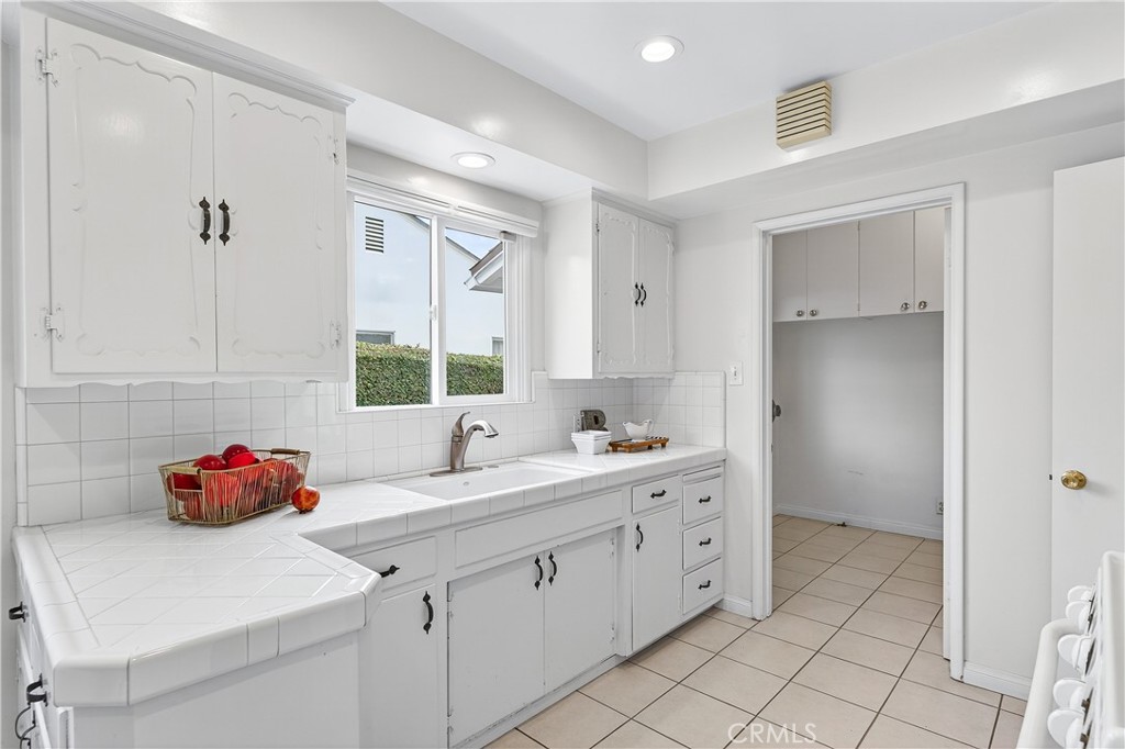 1005 West 20th Street Santa Ana, CA 92706 - Photo 11 of 28