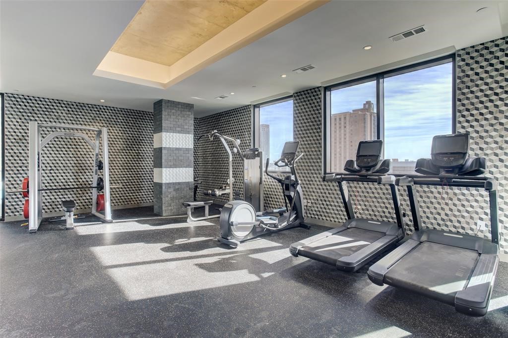1211 Caroline Street, Unit 1708 Houston, TX 77002 - Photo 9 of 30 a living room with furniture