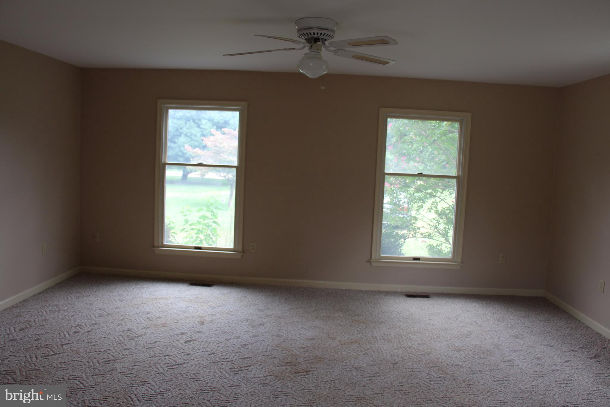 6600 Reeses Pride Road Sherwood, MD 21665 - Photo 8 of 18 Living Room