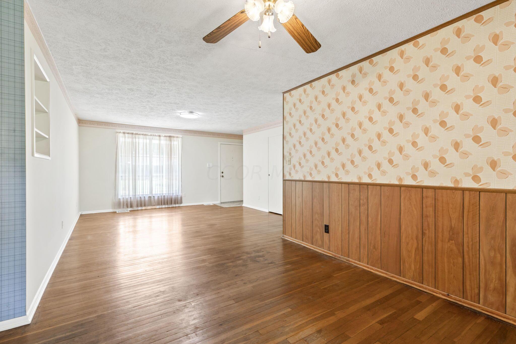 1442 Fullen Road Columbus, OH 43229 - Photo 12 of 46 Dining Room to Living Room