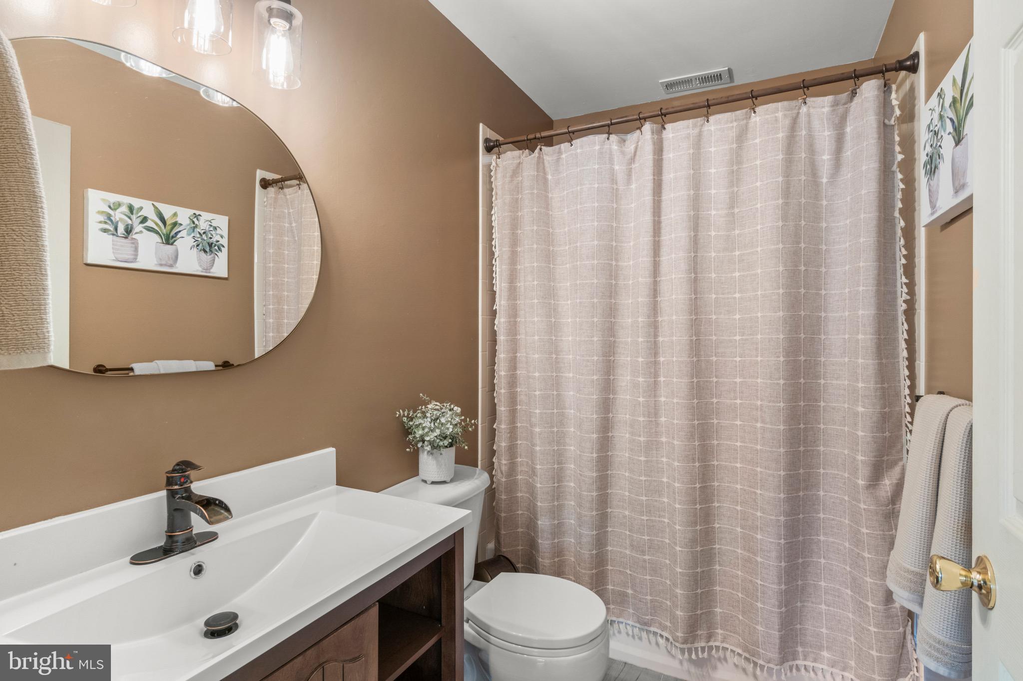4 Blue Jay Hill Road Westampton, NJ 08060 - Photo 27 of 48 Upstairs full bath