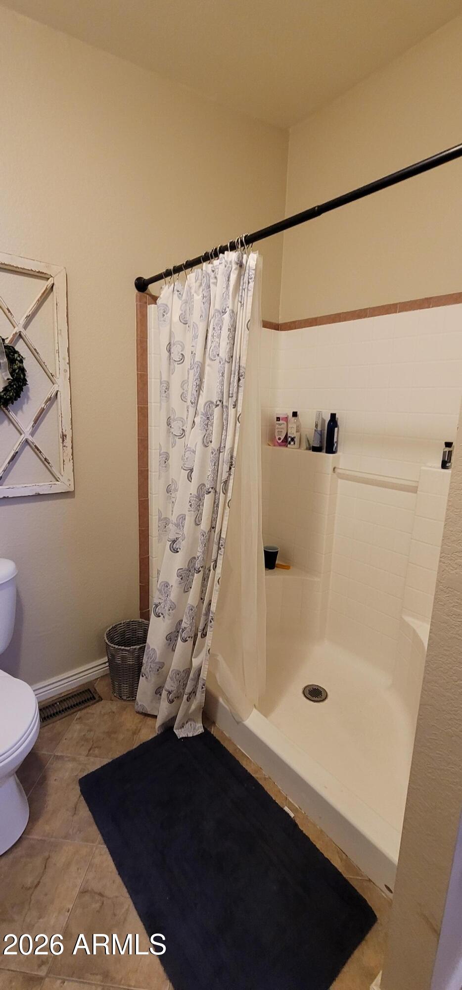 112 East Pine Street Payson, AZ 85541 - Photo 34 of 58 a bathroom with a bathtub and shower