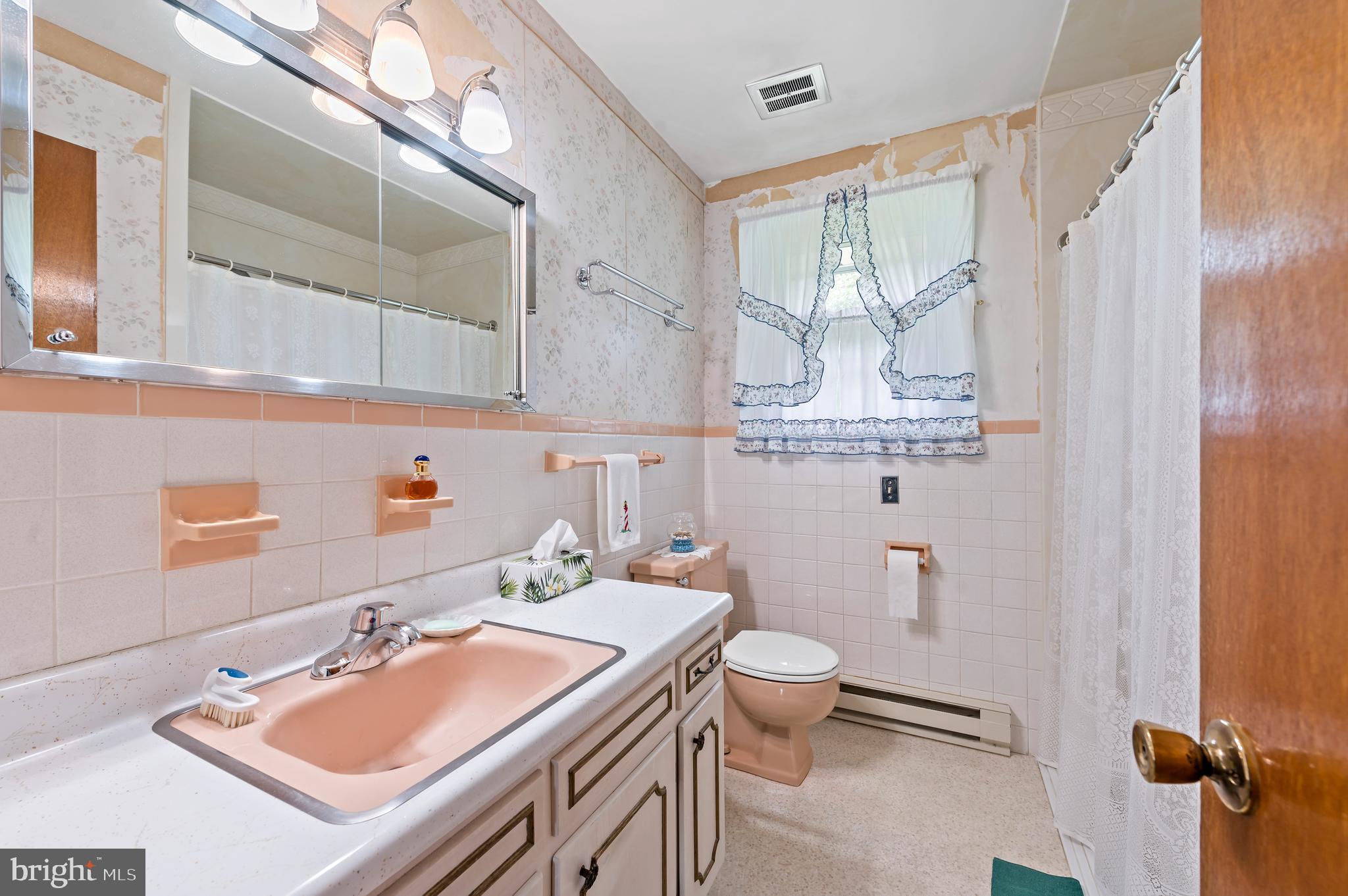 73 Colonial Road Allentown, PA 18109 - Photo 16 of 31 Gallery Image 16