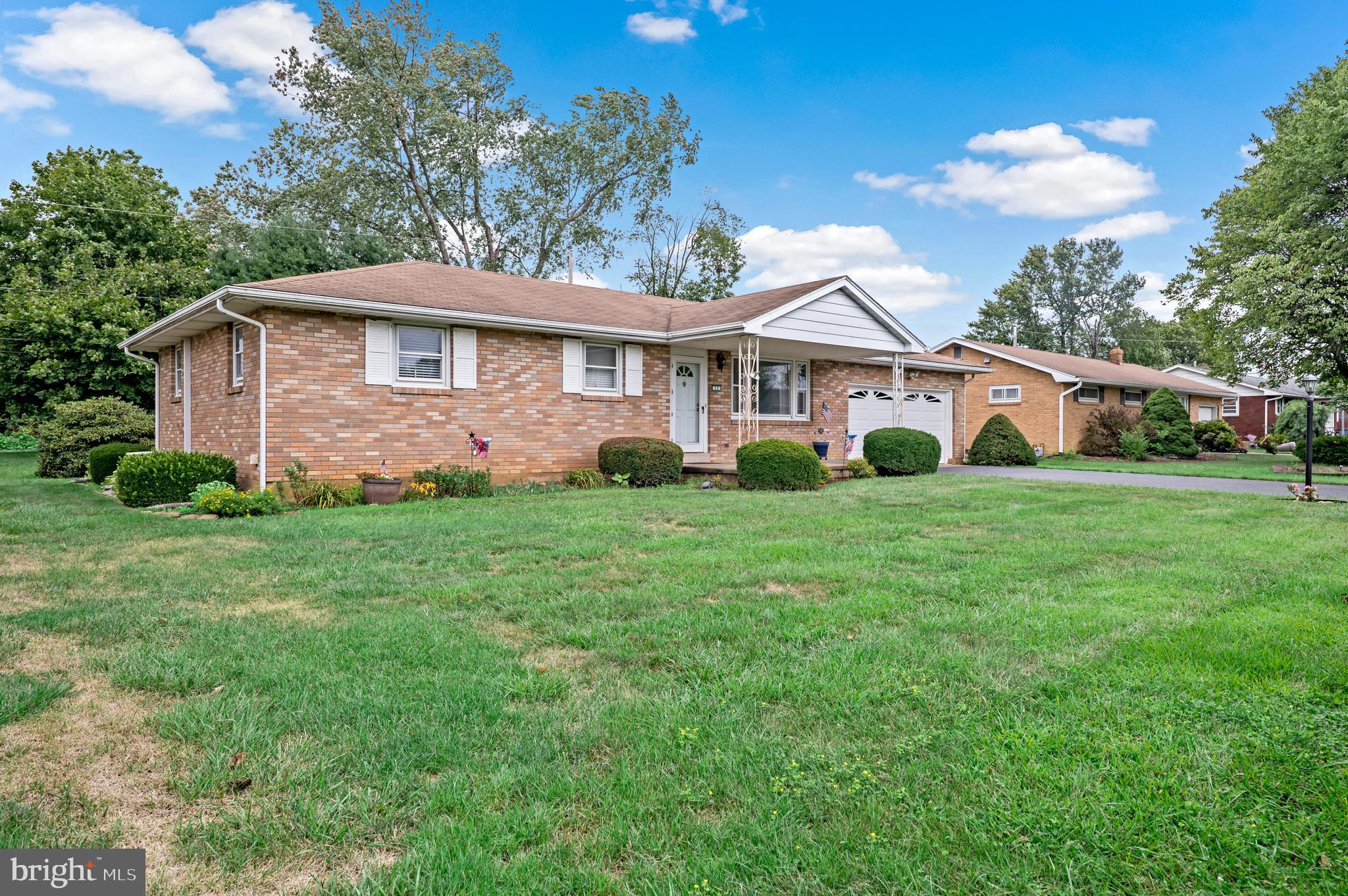 73 Colonial Road Allentown, PA 18109 - Photo 4 of 31 Gallery Image 4