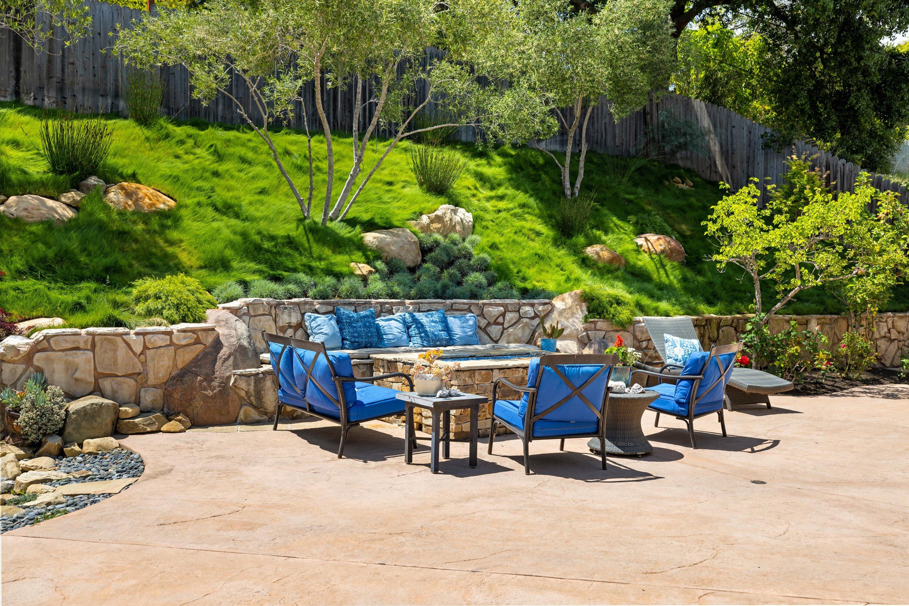 927 Randolph Road Santa Barbara, CA 93111 - Photo 21 of 25 a view of an outdoor sitting area with furniture