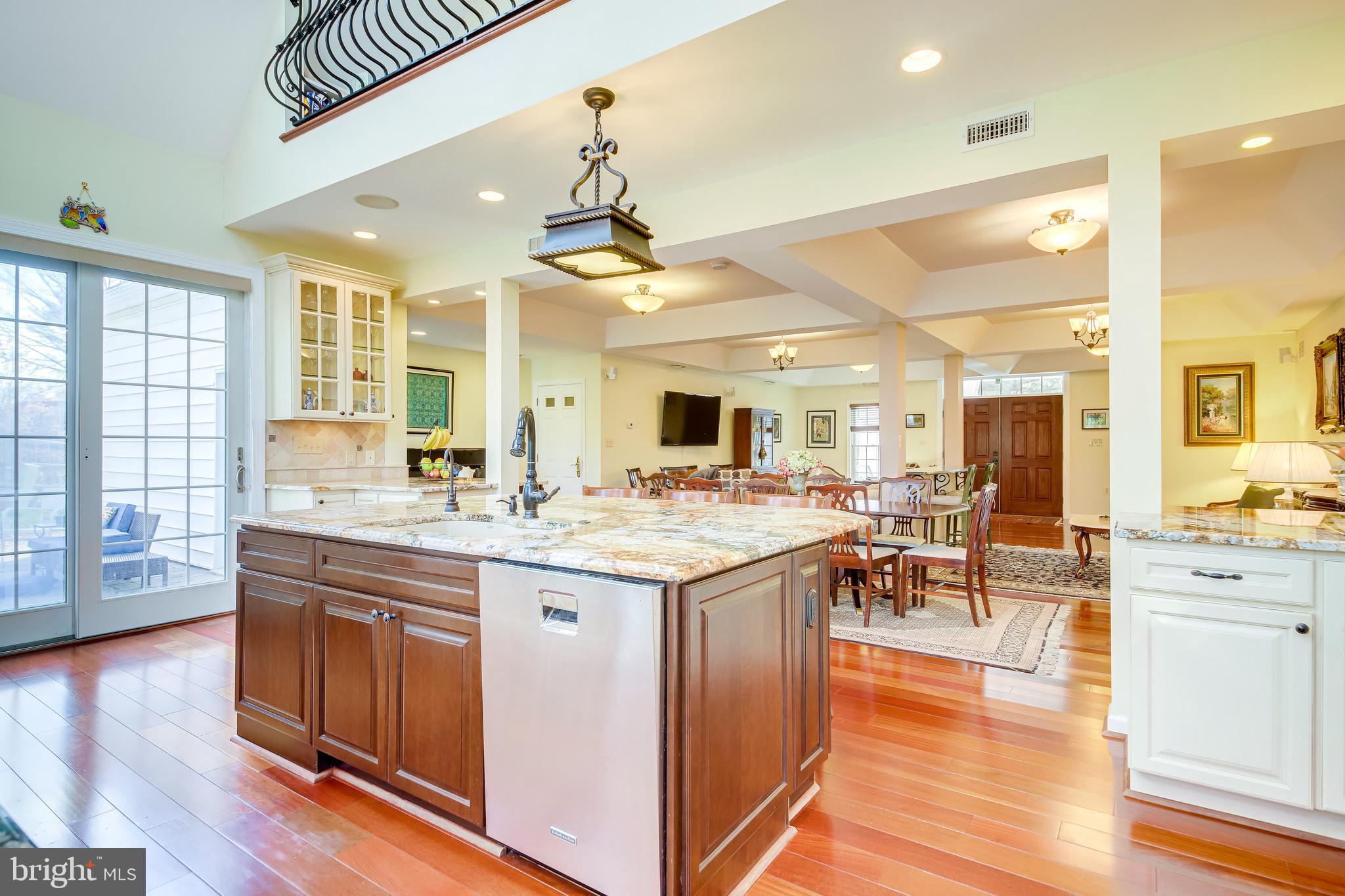 11019 Ring Road Reston, VA 20190 - Photo 13 of 62 Large gourmet kitchen