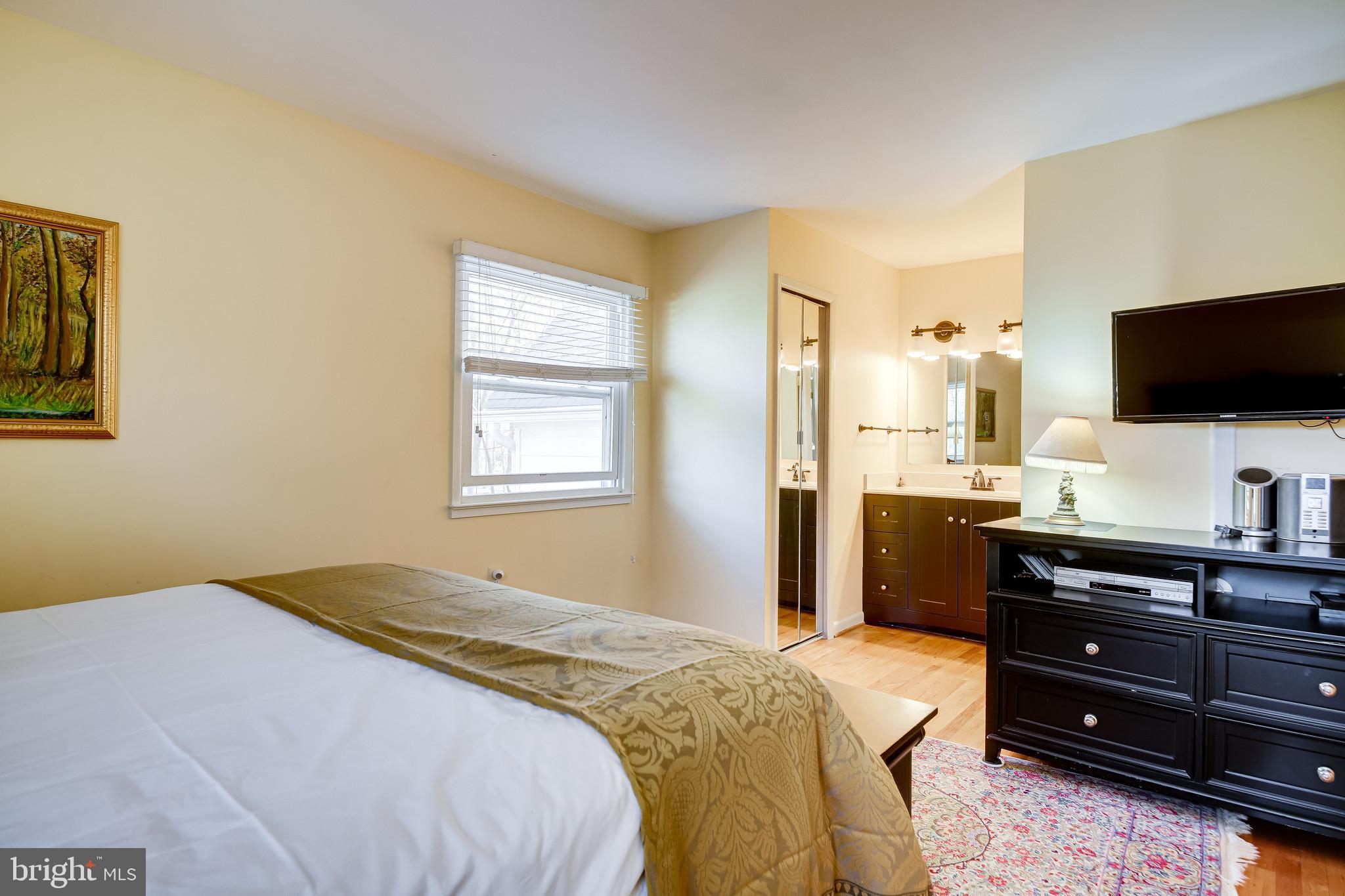 11019 Ring Road Reston, VA 20190 - Photo 30 of 62 Upper 1 - Bedroom #2 with ensuite bathroom