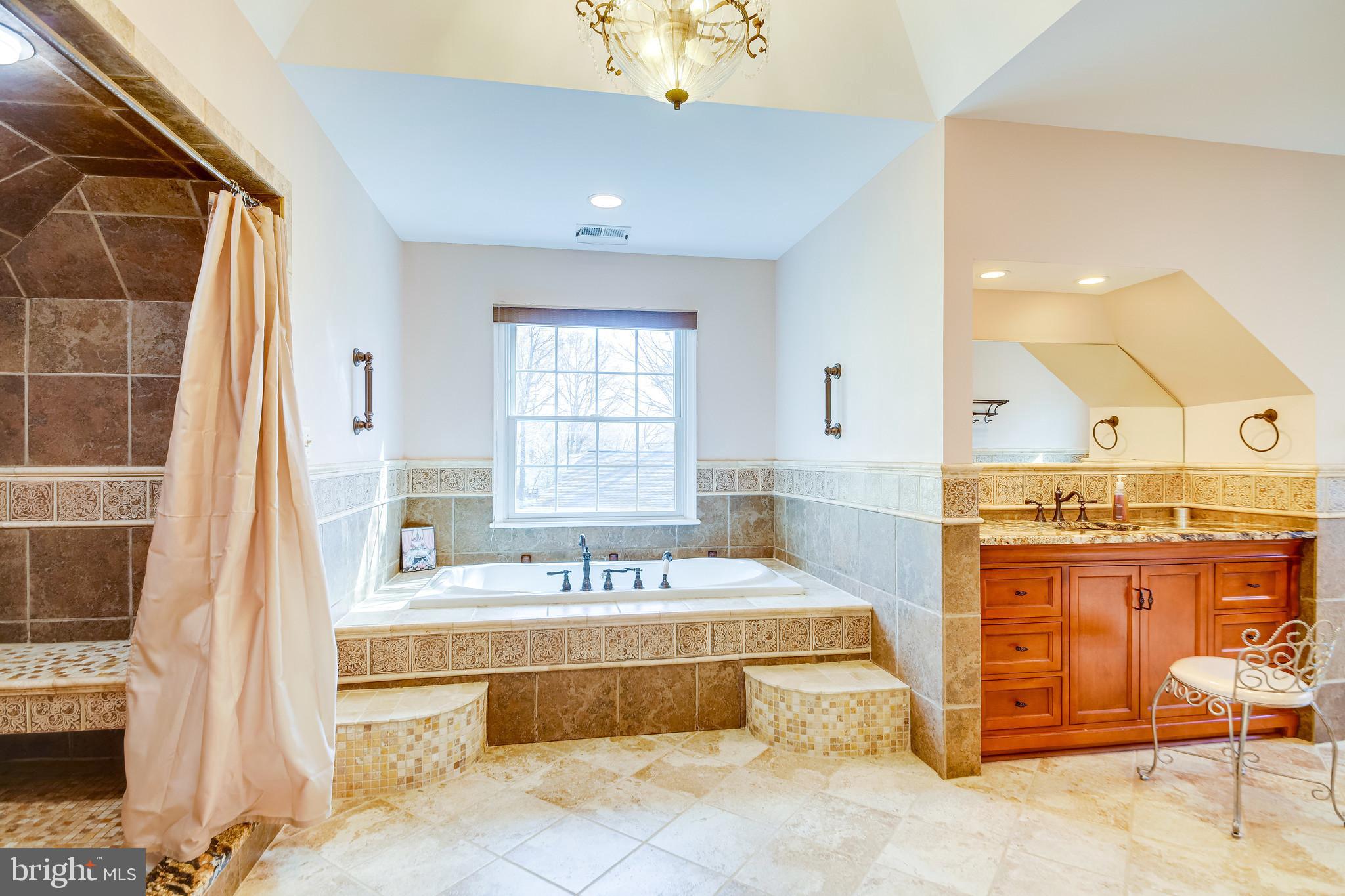 11019 Ring Road Reston, VA 20190 - Photo 44 of 62 LARGE primary bathroom with soaking tub+shower