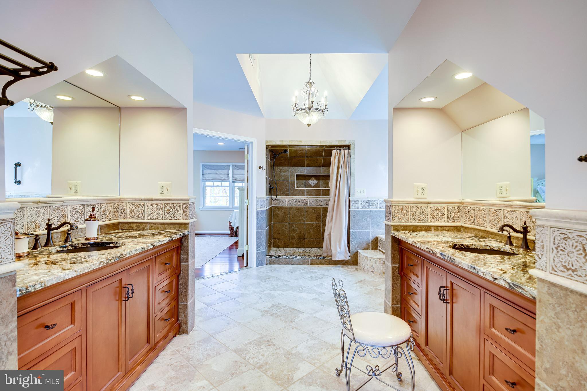 11019 Ring Road Reston, VA 20190 - Photo 46 of 62 LARGE primary bathroom with double sinks
