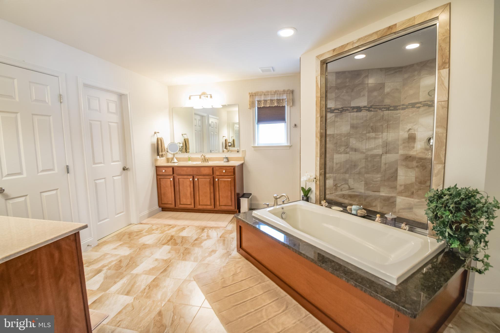 1592 Copperstone Road Harrisburg, PA 17111 - Photo 13 of 27 Gallery Image 13