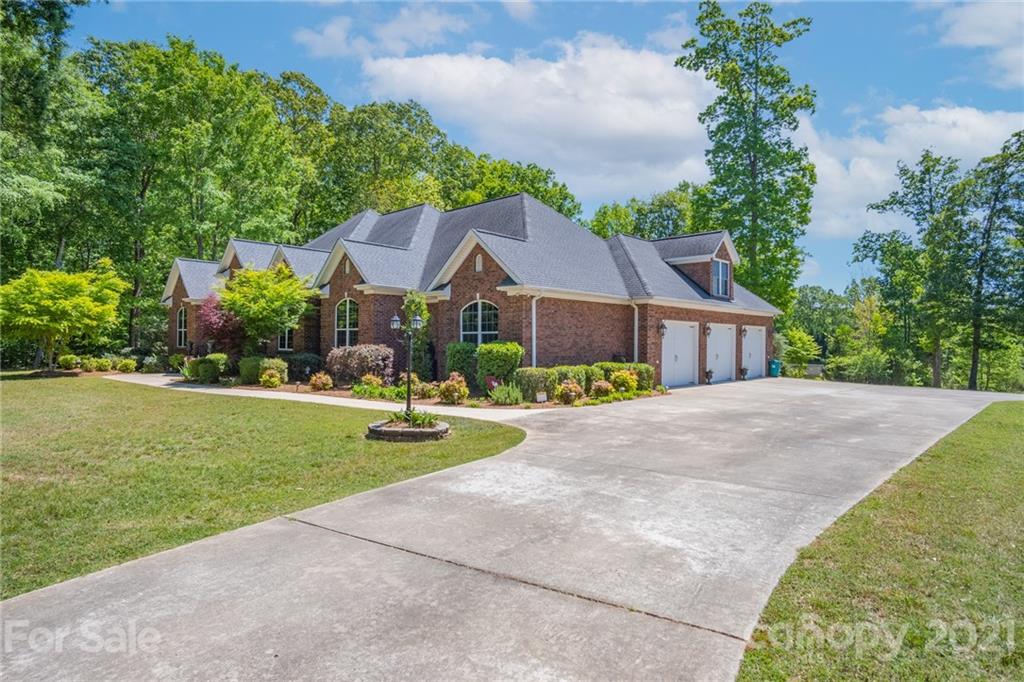 2011 Eagle Point Estate Lancaster, SC 29720 - Photo 2 of 44 Gallery Image 2