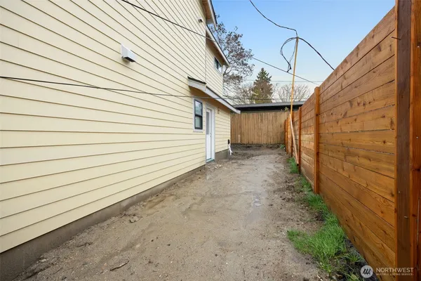 $725,000 | 8109 34th Avenue Southwest, Unit B, Seattle, WA 98126