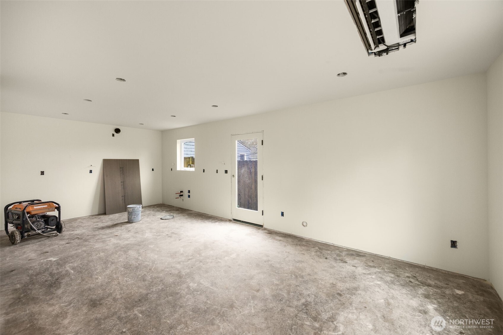 8109 34th Avenue Southwest, Unit B Seattle, WA 98126 - Photo 10 of 25 a view of an empty room