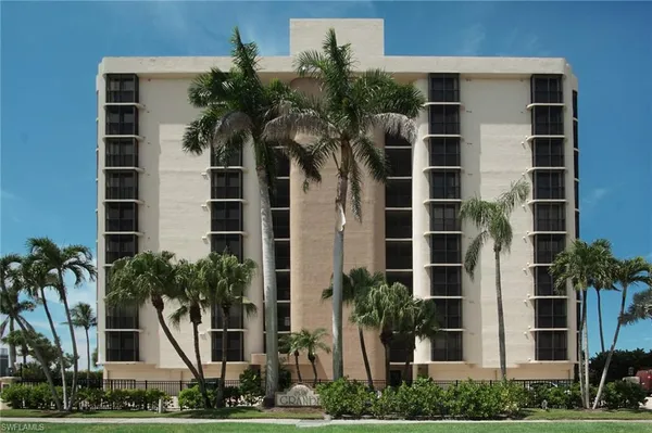 $2,150,000 | 9653 Gulf Shore Drive, Unit 303, Naples, FL 34108