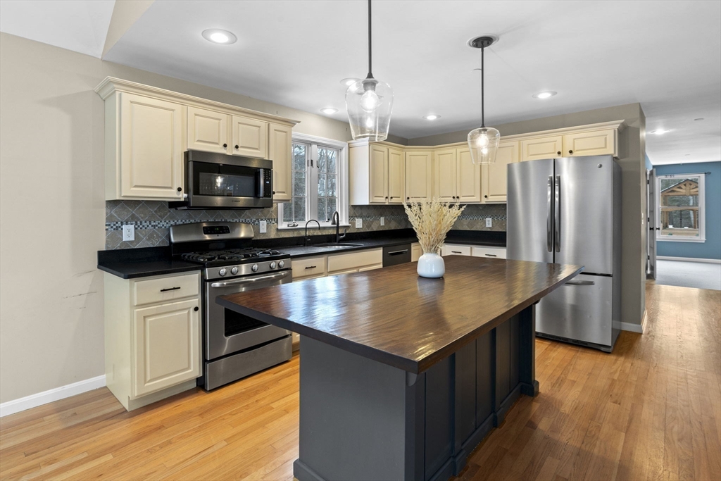 9 Parsons Hill Road Wenham, MA 01984 - Photo 8 of 42 Gallery Image 8