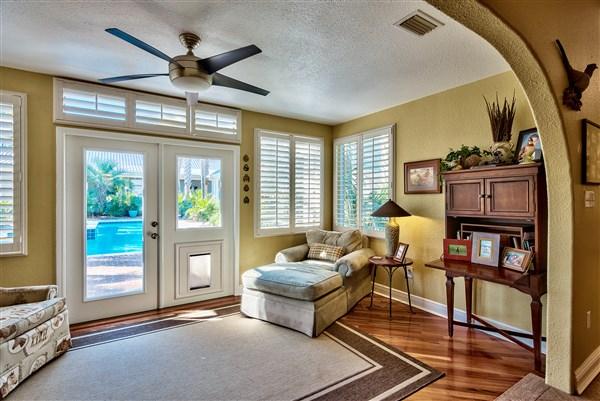 356 Whitfield Road Freeport, FL 32439 - Photo 4 of 16 Sun Room