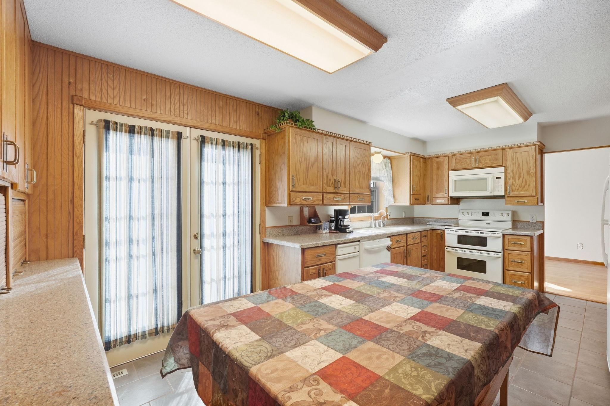 14130 Dearborn Path Rosemount, MN 55068 - Photo 8 of 31 Gallery Image 8