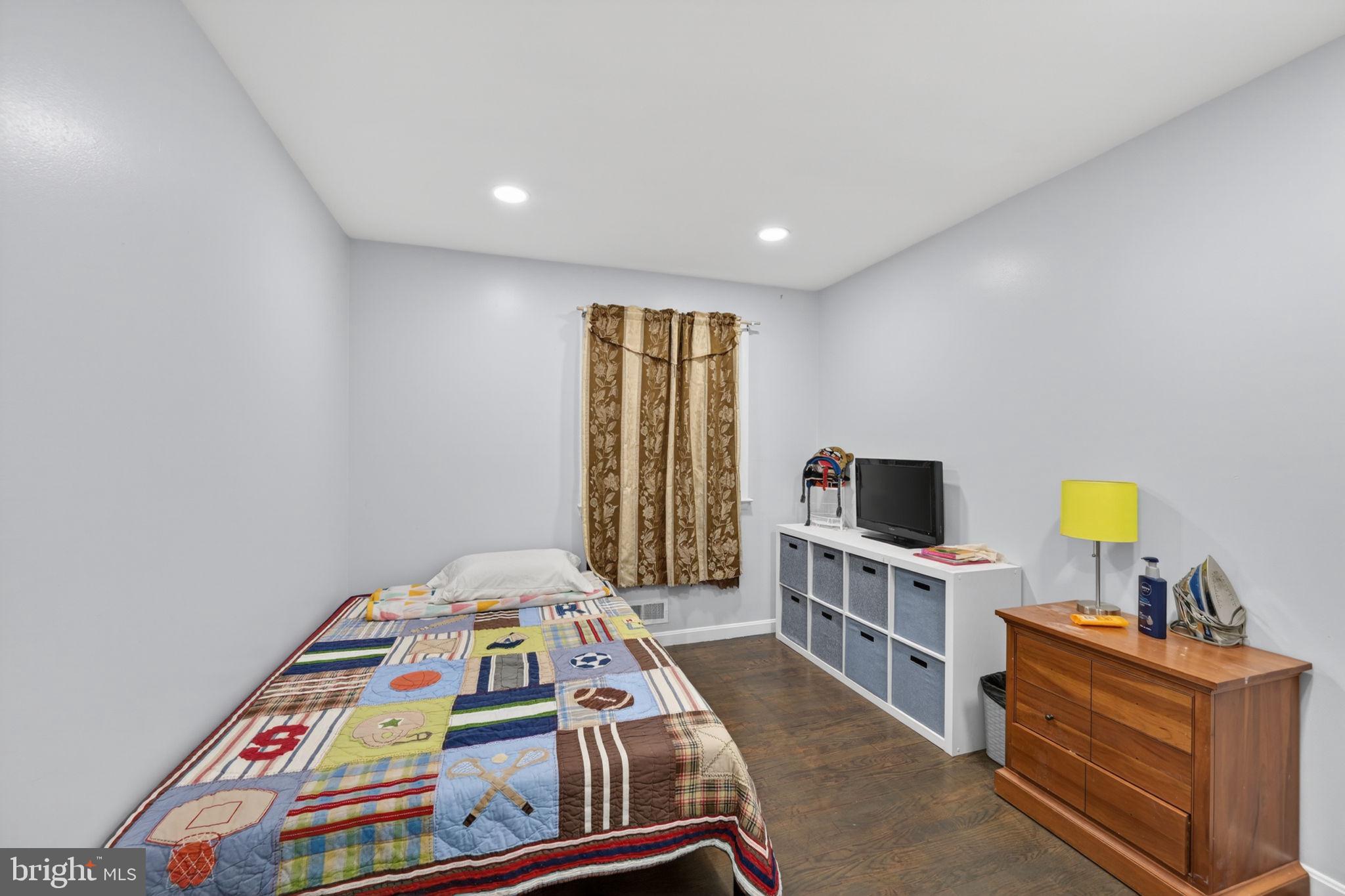 5809 Park Road Baltimore, MD 21225 - Photo 18 of 44