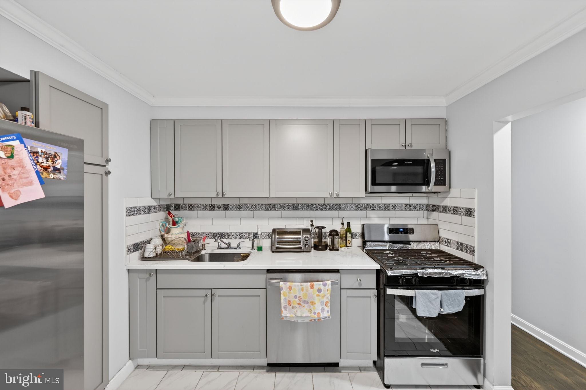 5809 Park Road Baltimore, MD 21225 - Photo 6 of 44