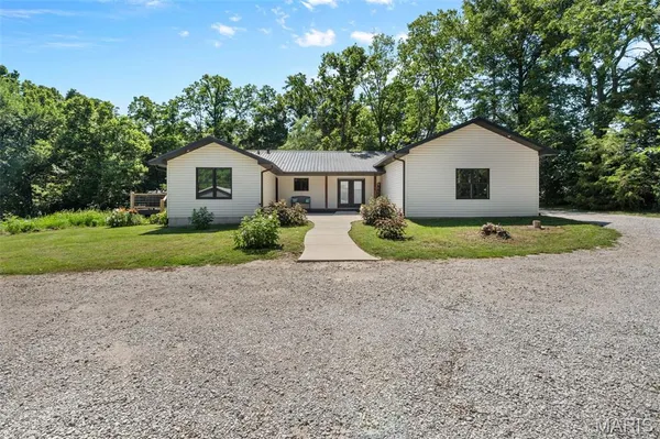 $675,000 | 7572 Best Lane, Alhambra, IL 62001