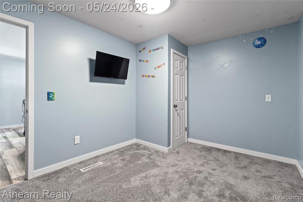 5460 North Henderson Road Davison, MI 48423 - Photo 14 of 33