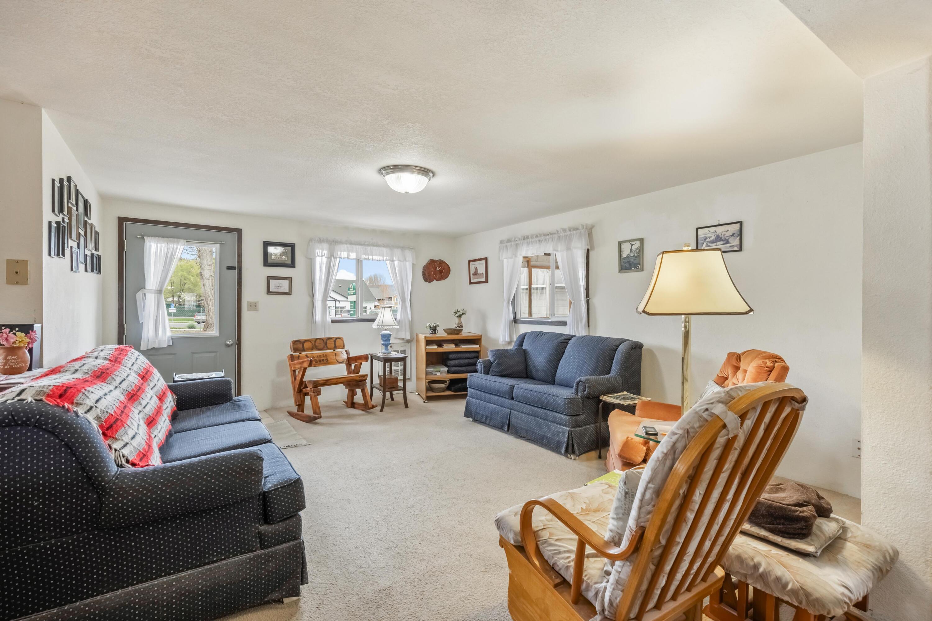 2010 Northeast Laughlin Road Prineville, OR 97754 - Photo 5 of 39 05