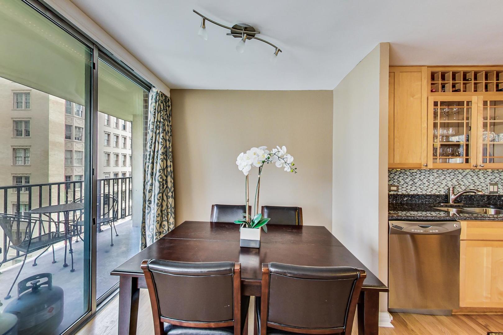 71 East Division Street, Unit 803 Chicago, IL 60611 - Photo 11 of 38