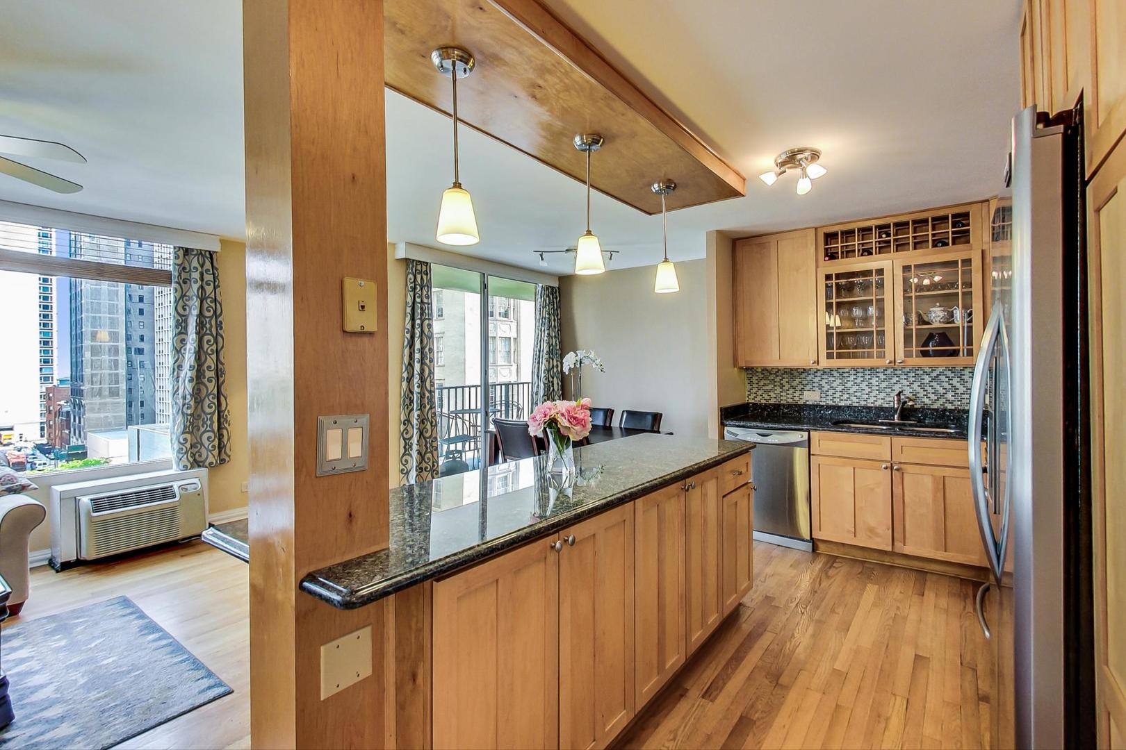 71 East Division Street, Unit 803 Chicago, IL 60611 - Photo 14 of 38