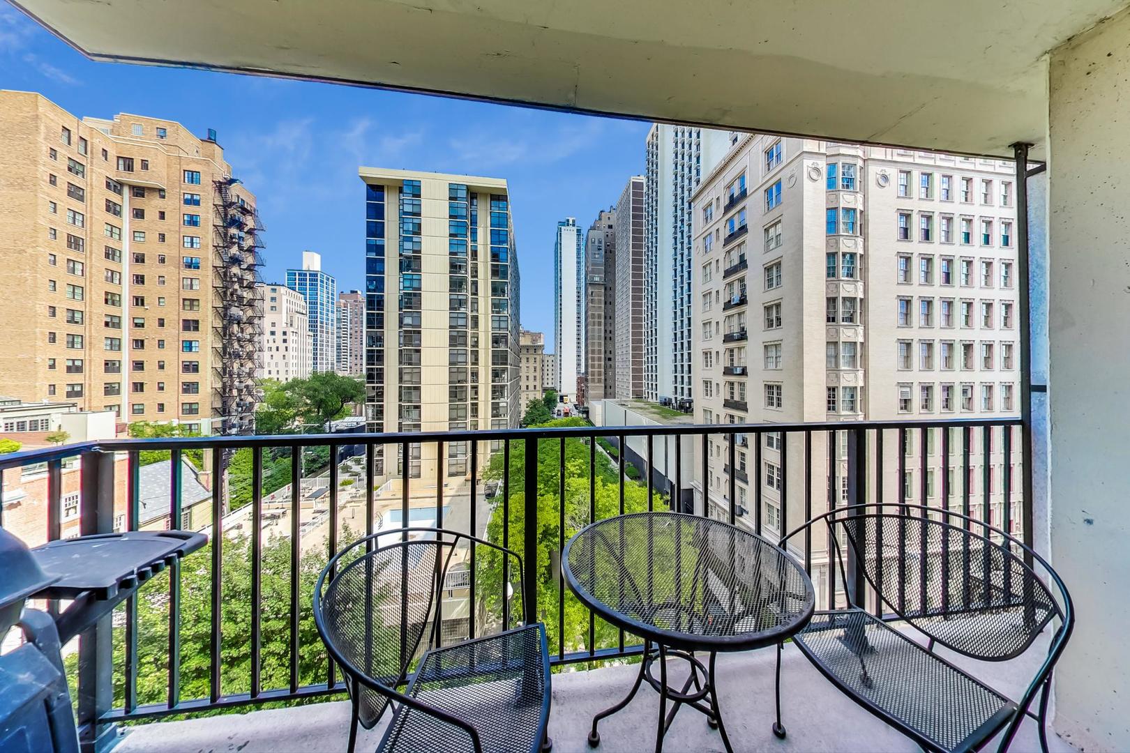 71 East Division Street, Unit 803 Chicago, IL 60611 - Photo 17 of 38