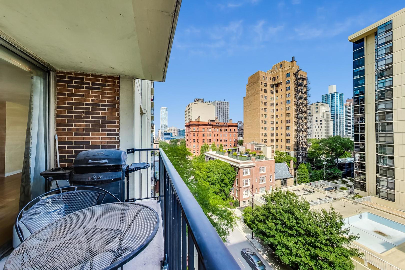 71 East Division Street, Unit 803 Chicago, IL 60611 - Photo 18 of 38