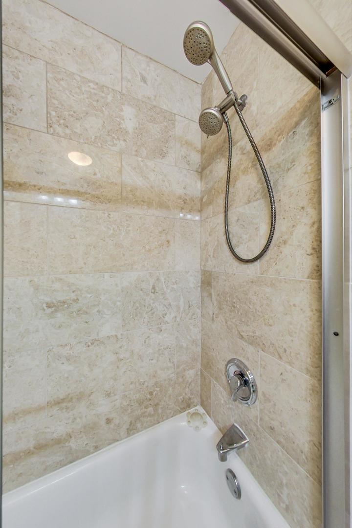 71 East Division Street, Unit 803 Chicago, IL 60611 - Photo 22 of 38