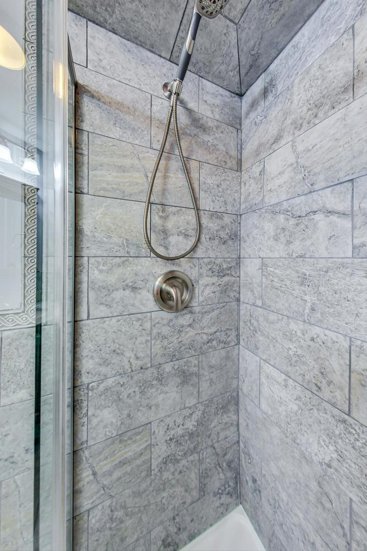 71 East Division Street, Unit 803 Chicago, IL 60611 - Photo 27 of 38