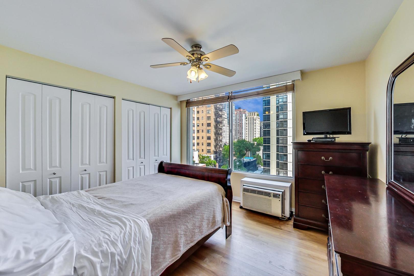 71 East Division Street, Unit 803 Chicago, IL 60611 - Photo 29 of 38